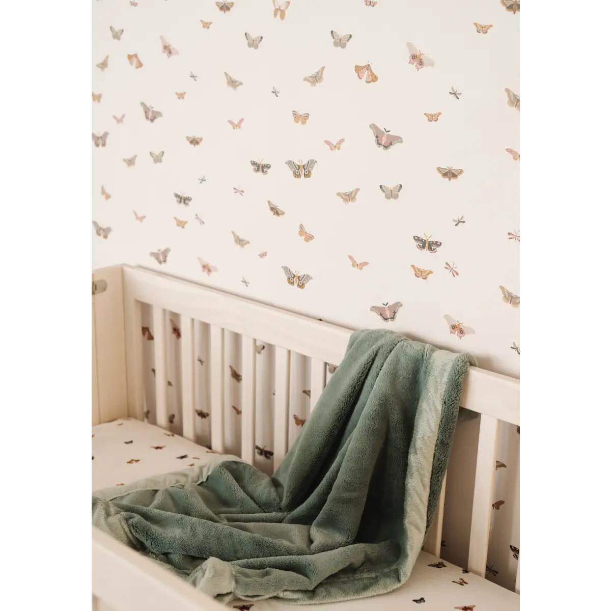 Butterfly Wallpaper - Butterflies in Flight for Baby - by Saranoni - Loomwell Home Goods