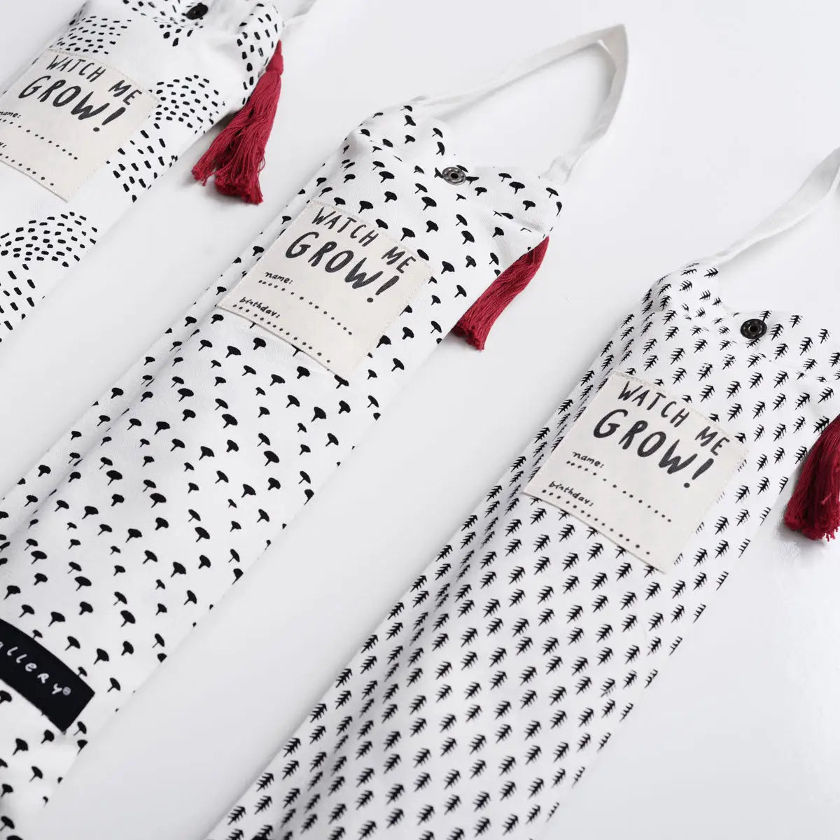 Canvas Growth Chart - Dinos - Wee Gallery