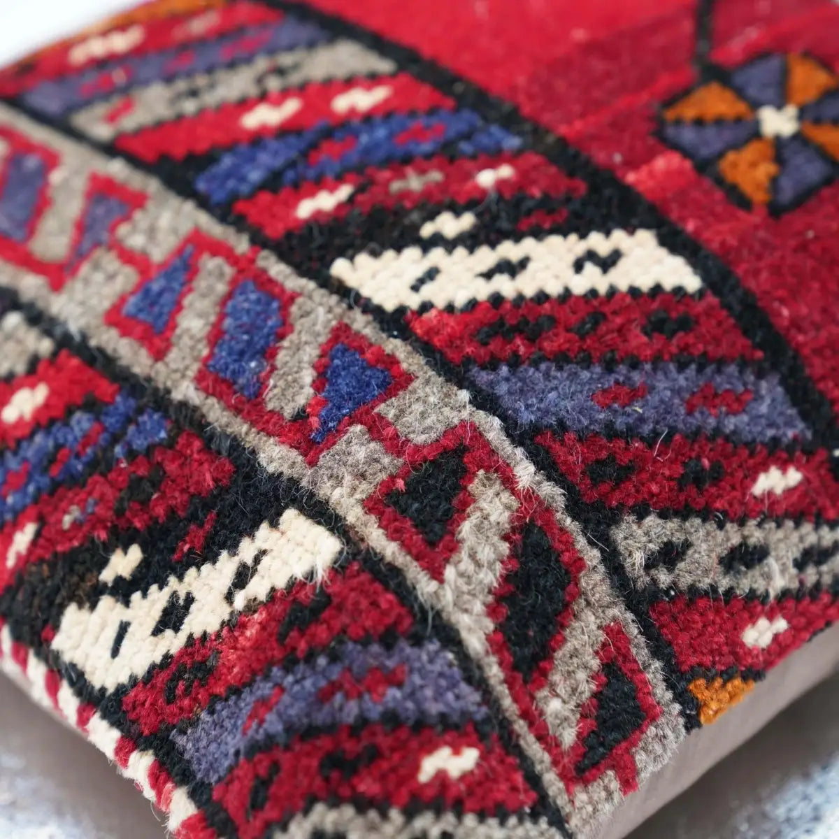 Canvello Antique Handmade Rug Red Cushion - 14’’x14’’ - Canvello