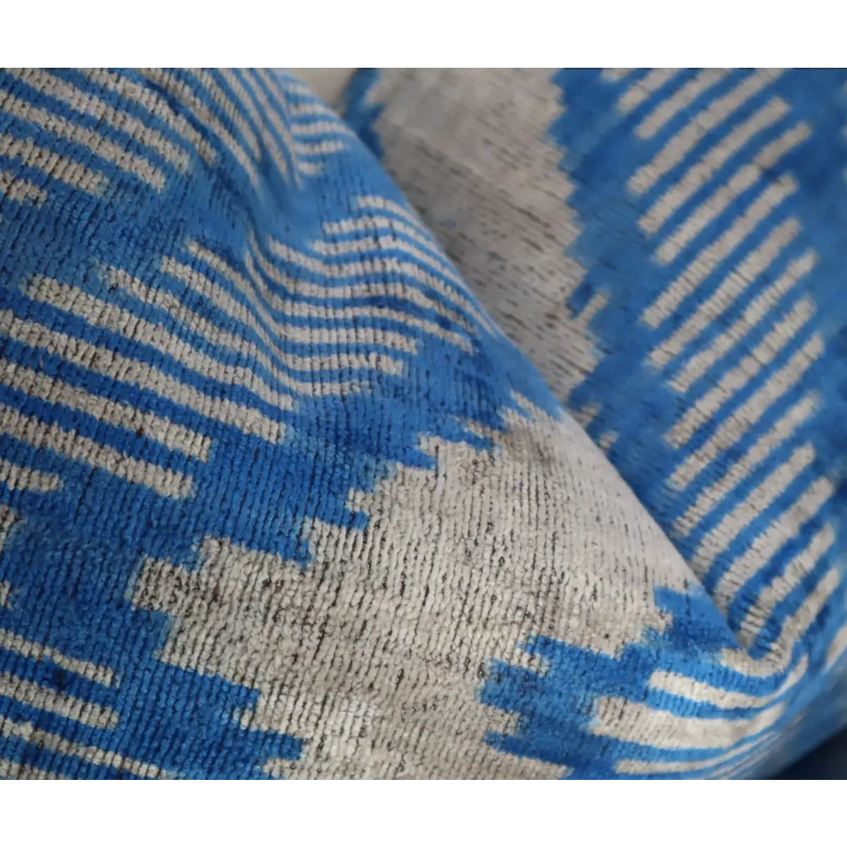 Canvello Blue And White Chevron Pillows For Couch - 16x24 - Canvello