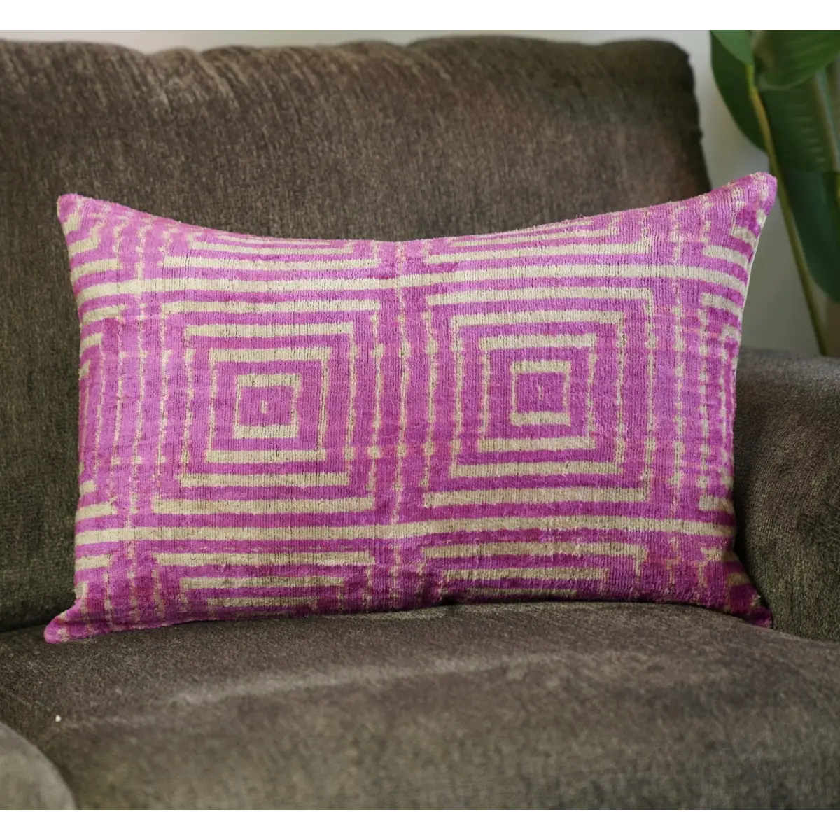Canvello Decorative Pink Velvet Cushions | 16 x 24 in (40 x 60 cm) - Canvello