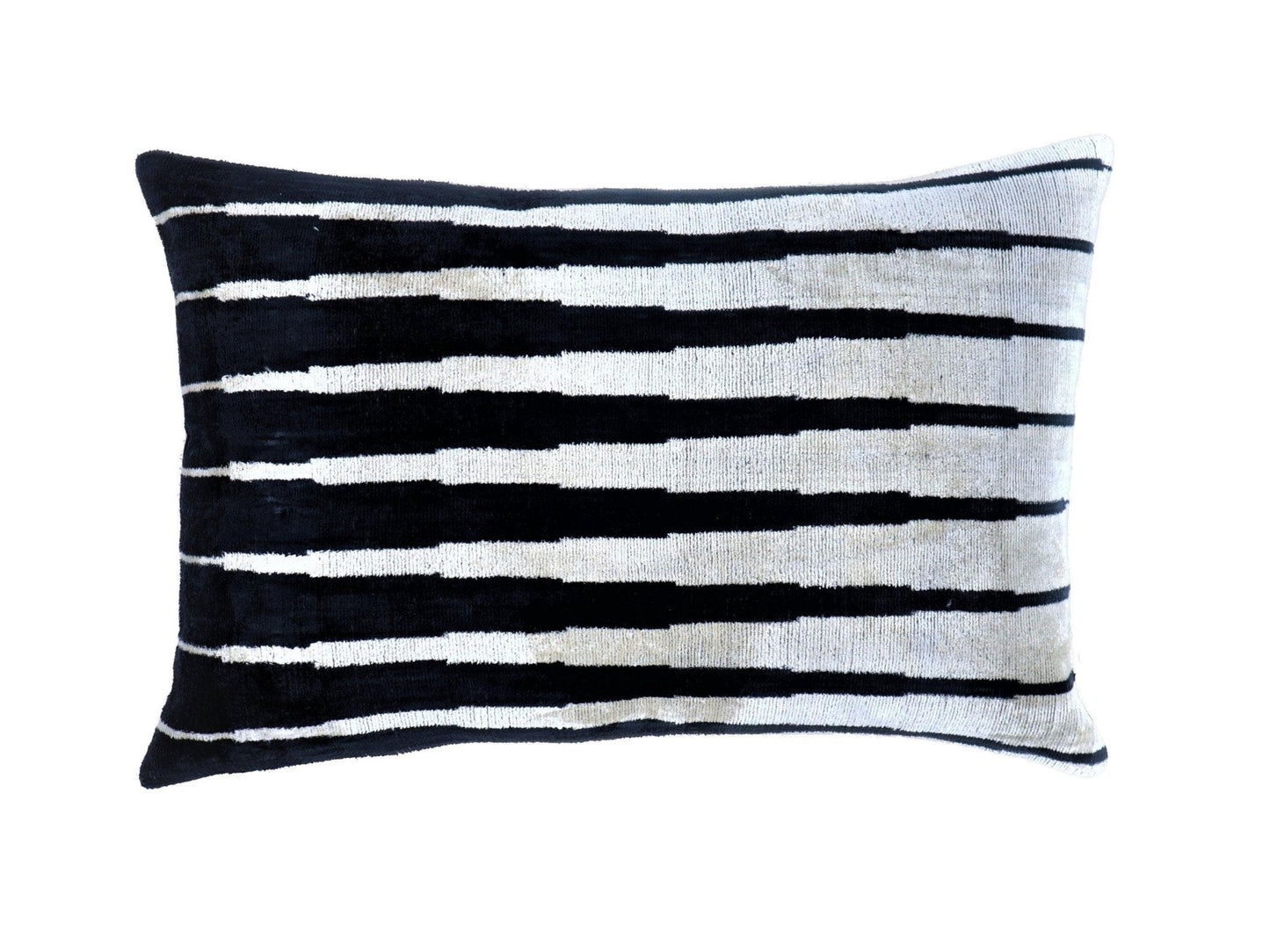 Coussin décoratif et insert Canvello fait main noir et blanc | 16x24 po