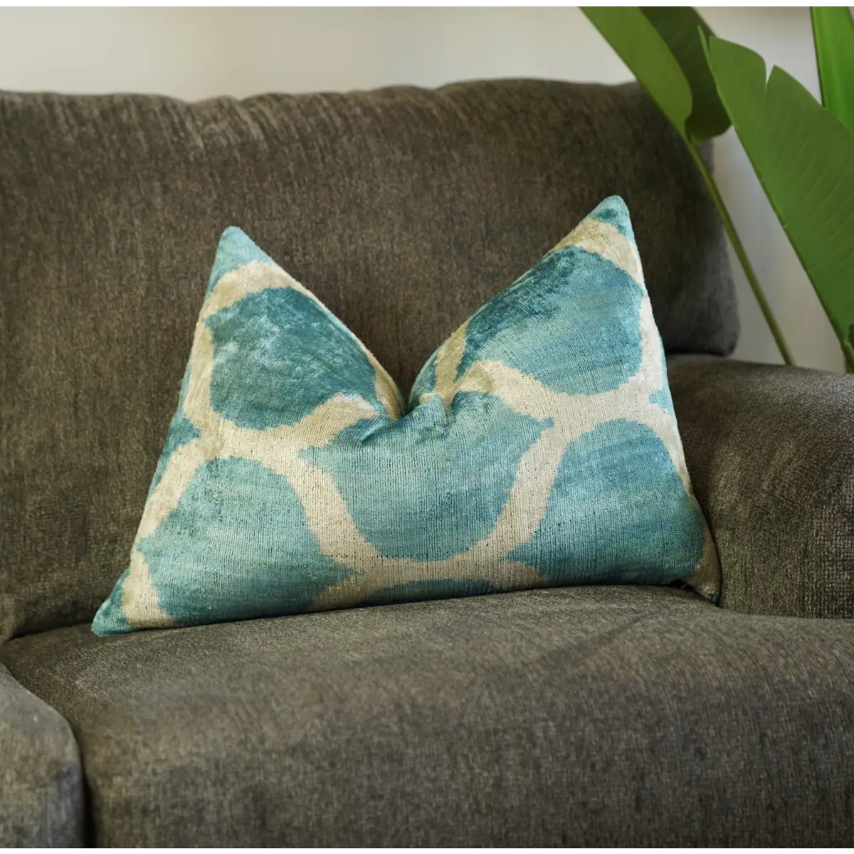 Canvello Handmade Blue Velvet Lumbar Pillow For Sofa - 16x24 - Canvello