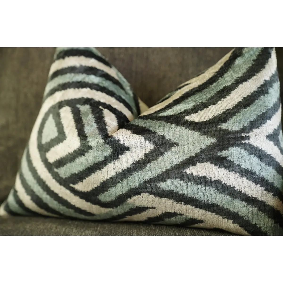 Canvello Handmade Decorative Gray Black Throw Pillows - 16x24 - Canvello