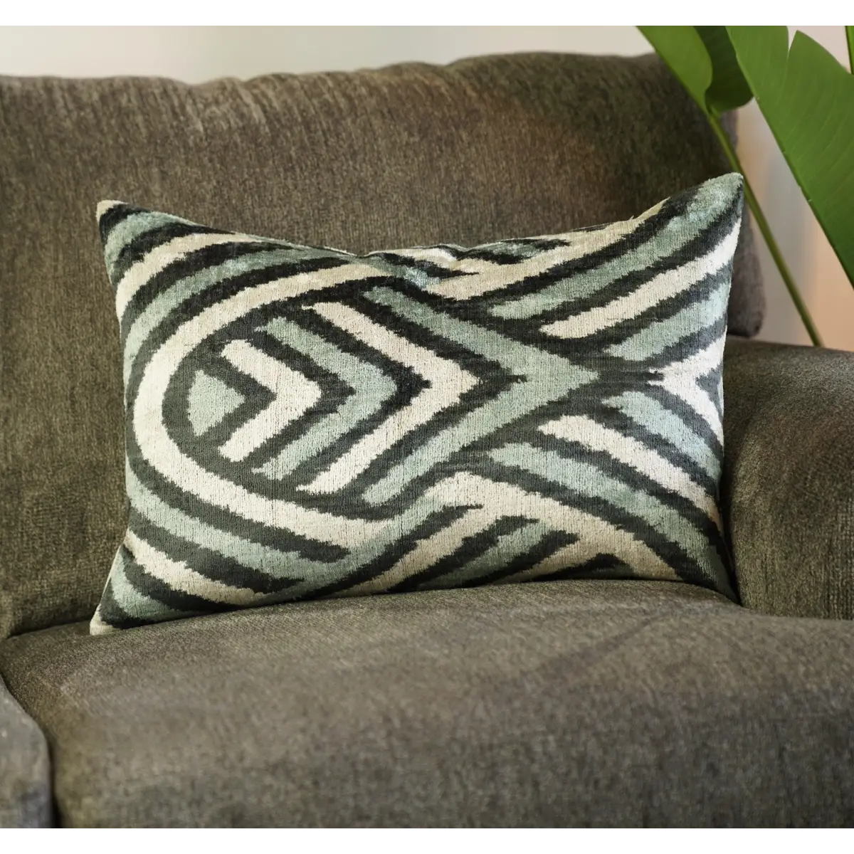 Canvello Handmade Decorative Gray Black Throw Pillows - 16x24 - Canvello