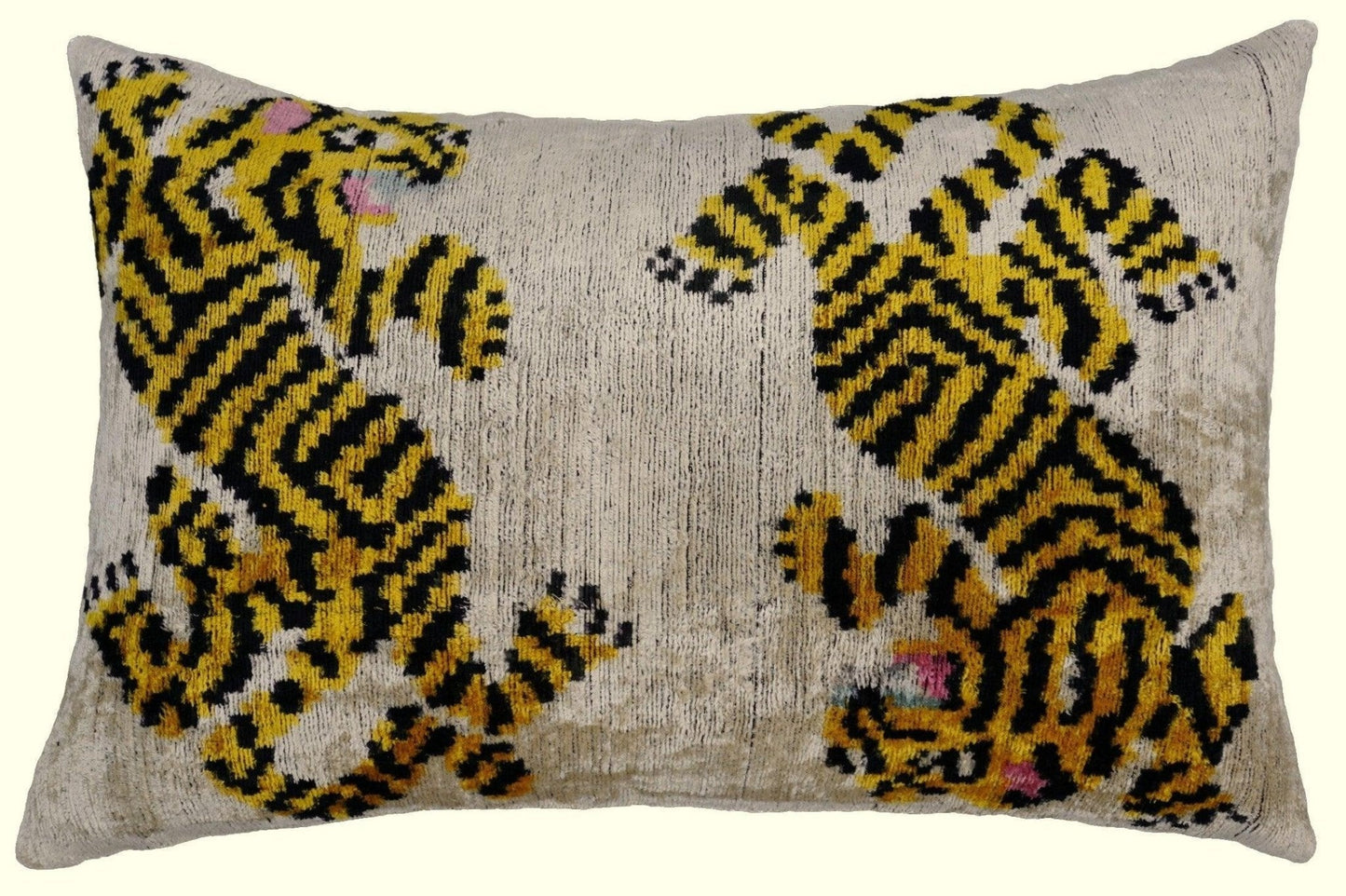 Coussin décoratif en duvet de tigre fait main Canvello - 16"X24"