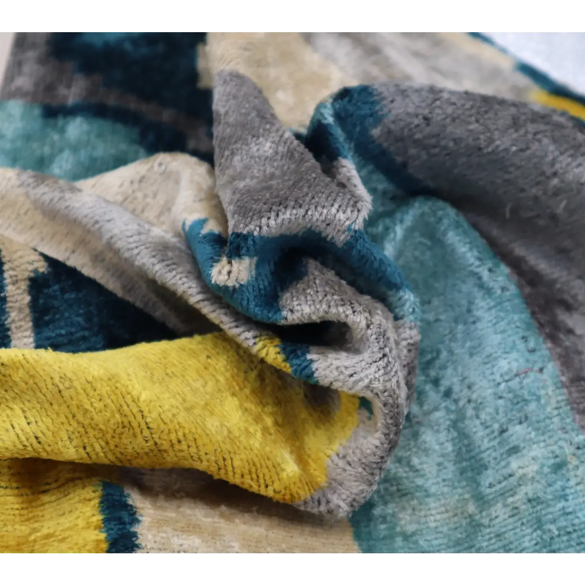 Canvello Handmade Grau Blue Yello Velvet Throw Pillows - 20x20 - Canvello