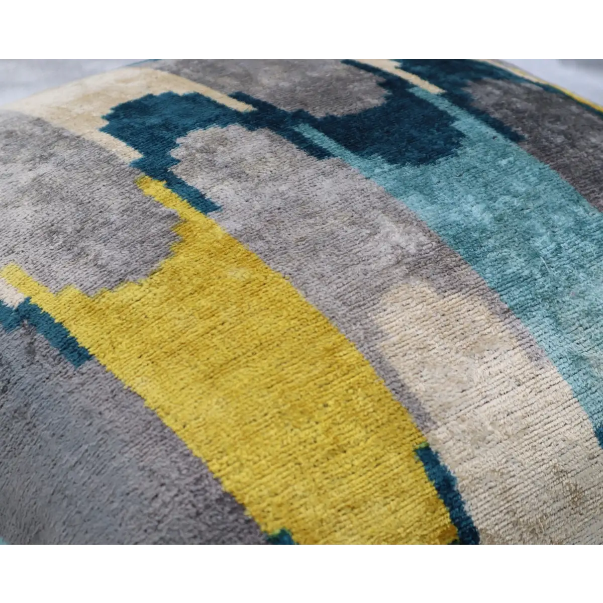 Canvello Handmade Grau Blue Yello Velvet Throw Pillows - 20x20 - Canvello