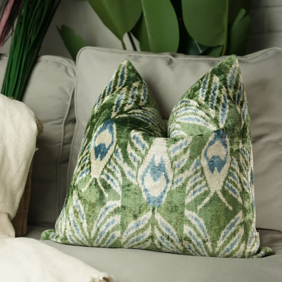 Canvello Handmade Green Pillows For Couch | 20 x 20 in (50 x 50 cm) - Canvello