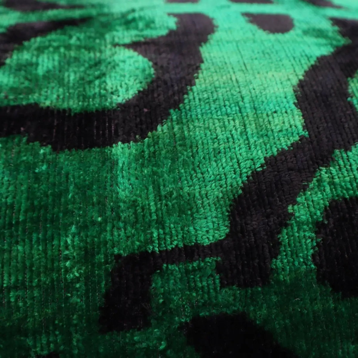 Canvello Handmade Luxury Dark Green Pillow for Couch | 16 x 24 in (40 x 60 cm) - Canvello