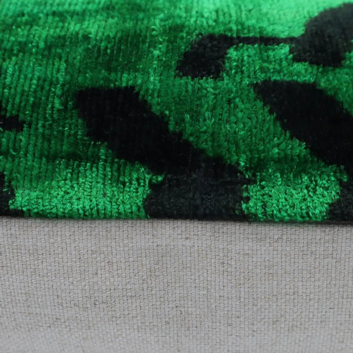 Canvello Handmade Luxury Dark Green Pillow for Couch | 16 x 24 in (40 x 60 cm) - Canvello