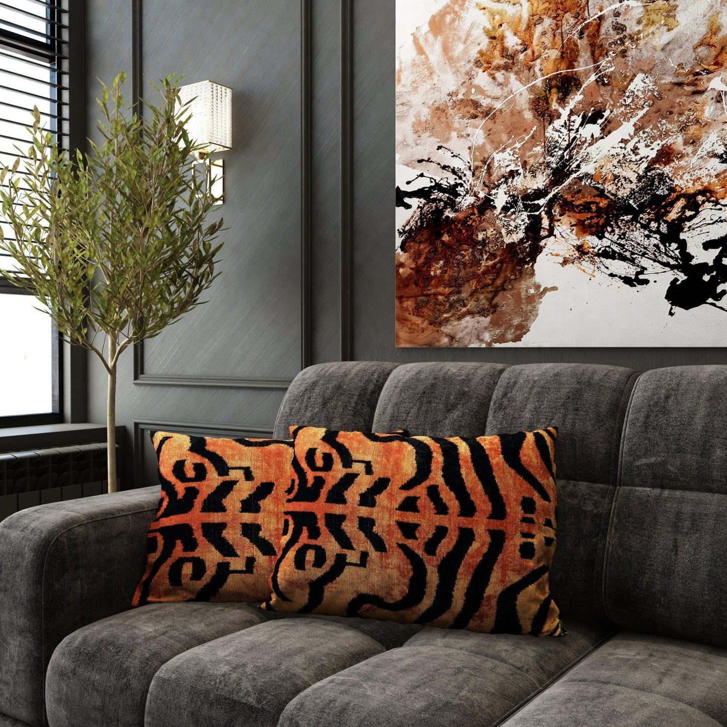 Coussin en velours imprimé tigre fait main Canvello avec insert en duvet - 16 x 24 po