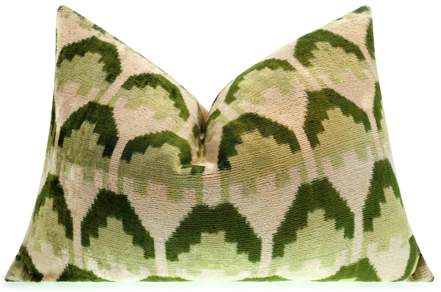 Coussin lombaire en velours fait main Canvello au motif Ikat vert et crème - Accent décoratif de haute qualité avec insert en plumes de duvet de qualité supérieure