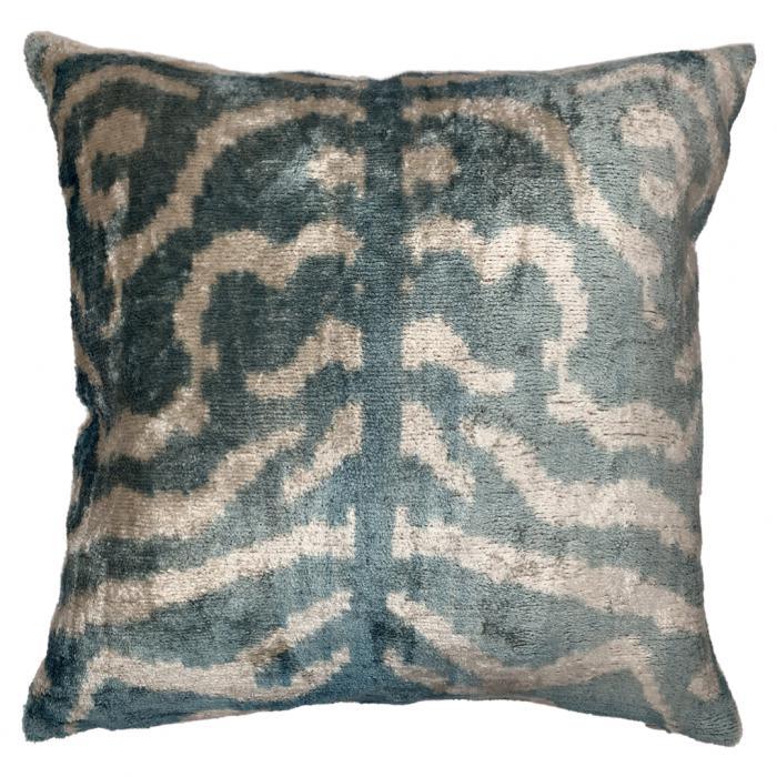 Coussin Ikat turc en velours bleu clair Canvello - 16'' X 16''