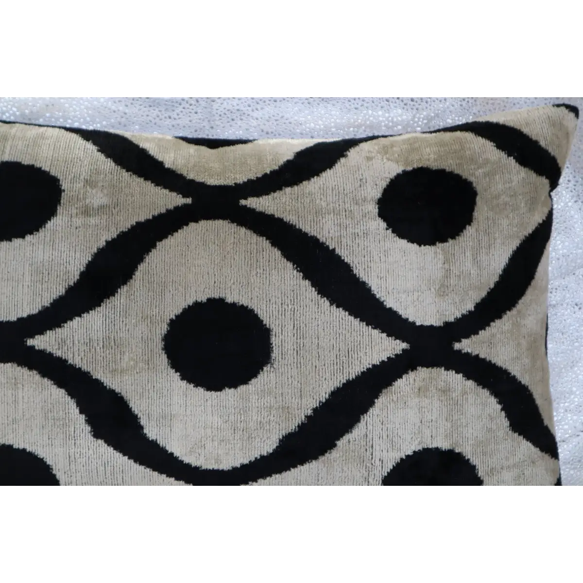 Canvello Luxury Decorative Black White Throw Pillow | 16 x 24 in (40 x 60 cm) - Canvello