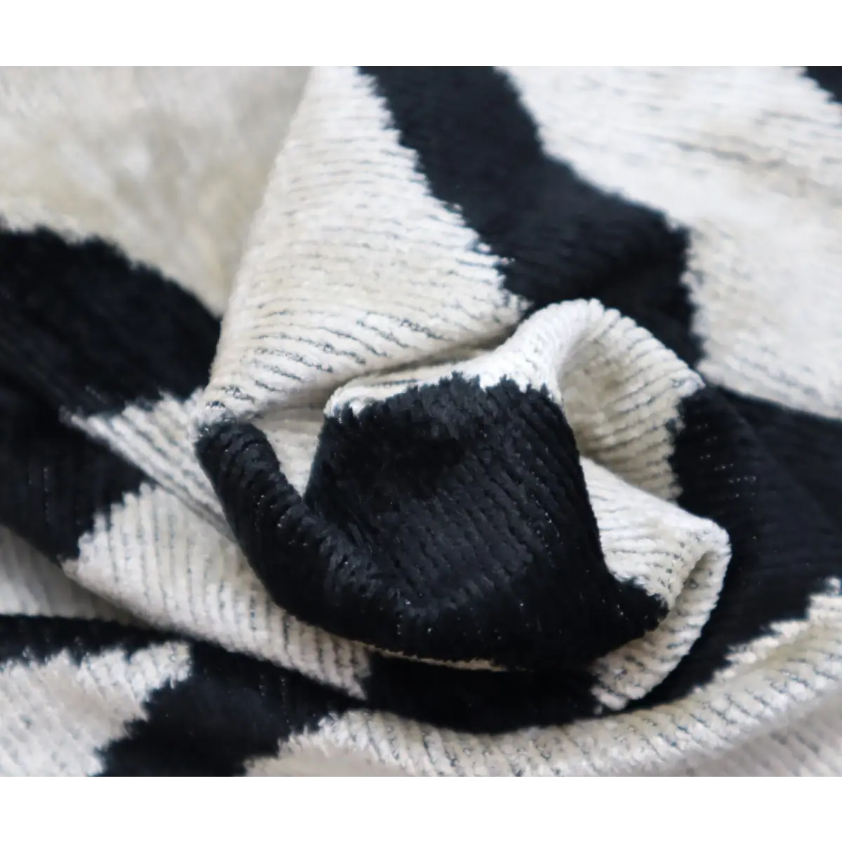 Canvello Luxury Decorative Black White Throw Pillow | 16 x 24 in (40 x 60 cm) - Canvello