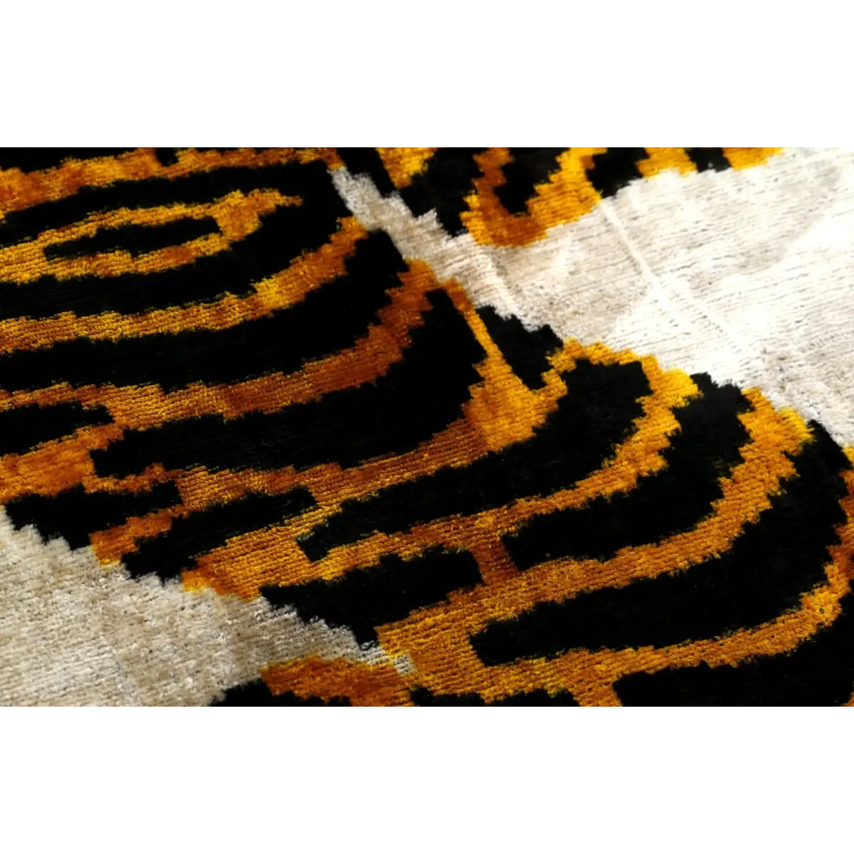 Canvello Luxury Velvet Lumbar Pillow,Tiger Design in Golden Black High-Quality 16x24 in Decorative Accent for Sofas