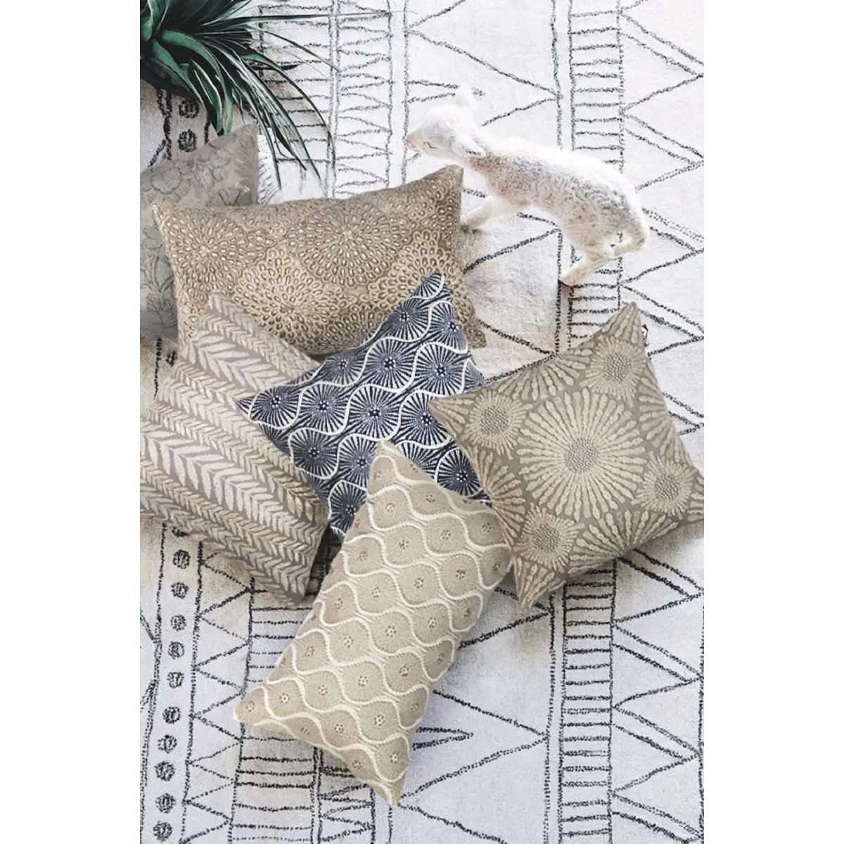 Canvello Naples Embroidered Pillow Beige/Taupe - Beige / 14’’ x 24’’ - Canvello