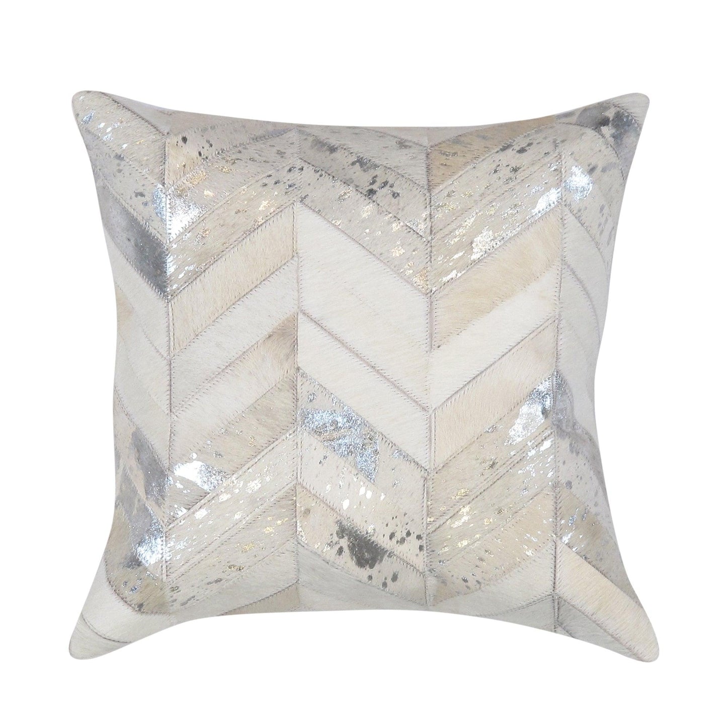 Coussin décoratif en cuir de vache argenté Canvello Safari Chevron 17"