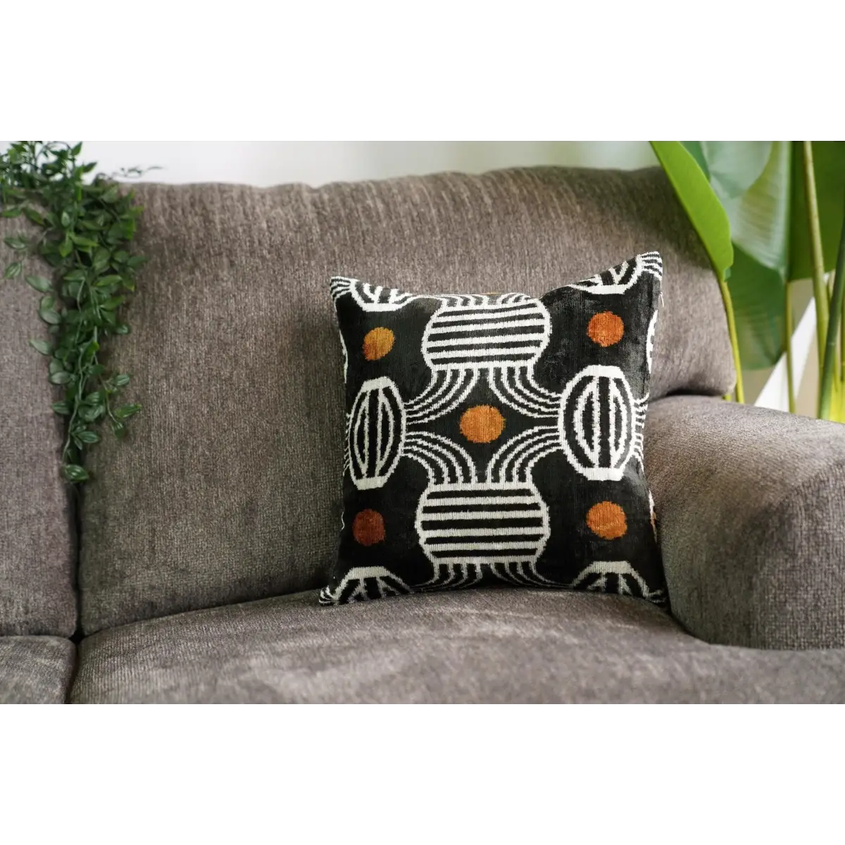 Canvello Soft Black And White Pillows For Couch | 16 x 16 in (40 x 40 cm) - Canvello