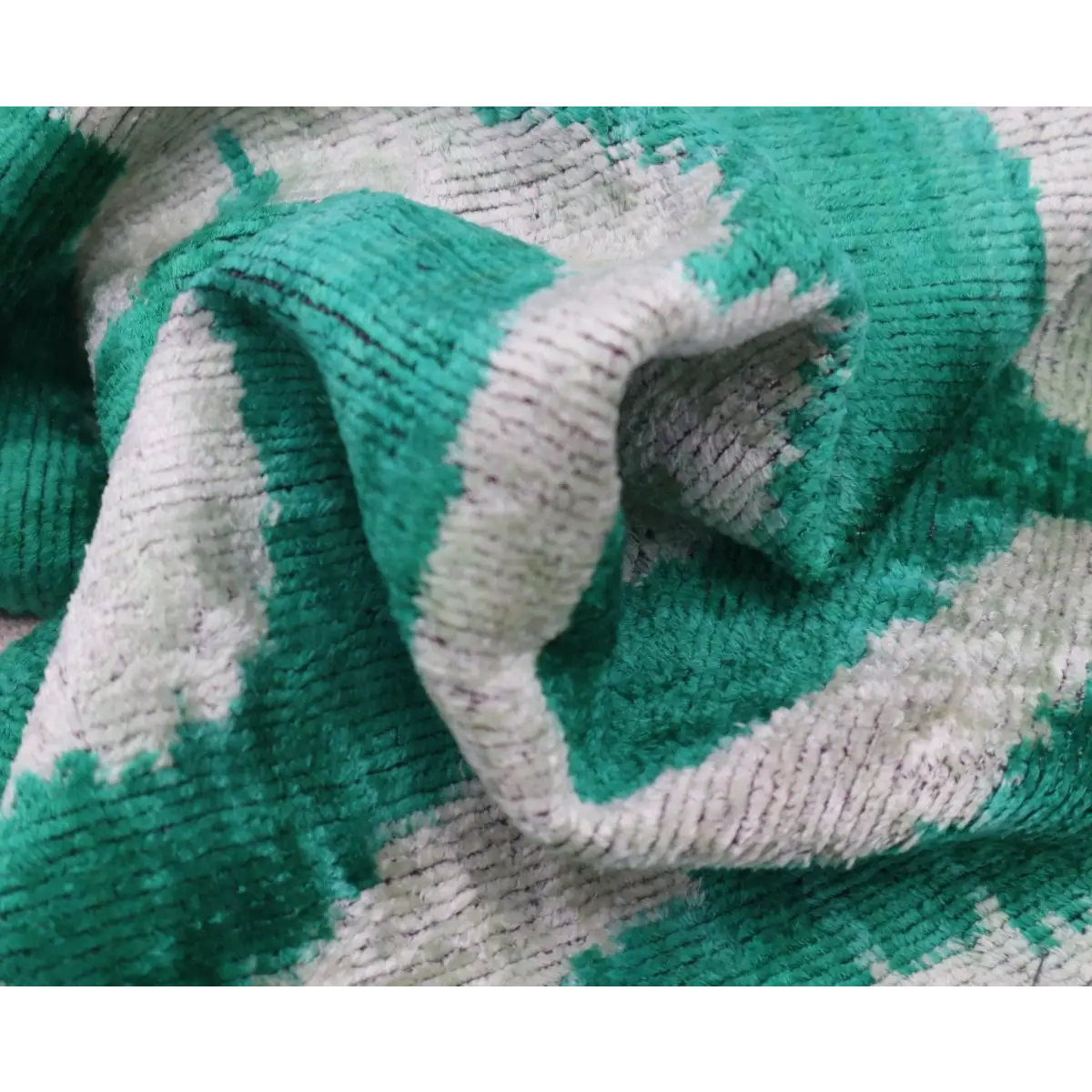 Canvello Throw Luxury Velvet Green Pillow | 16 x 16 in (40 x 40 cm) - Canvello
