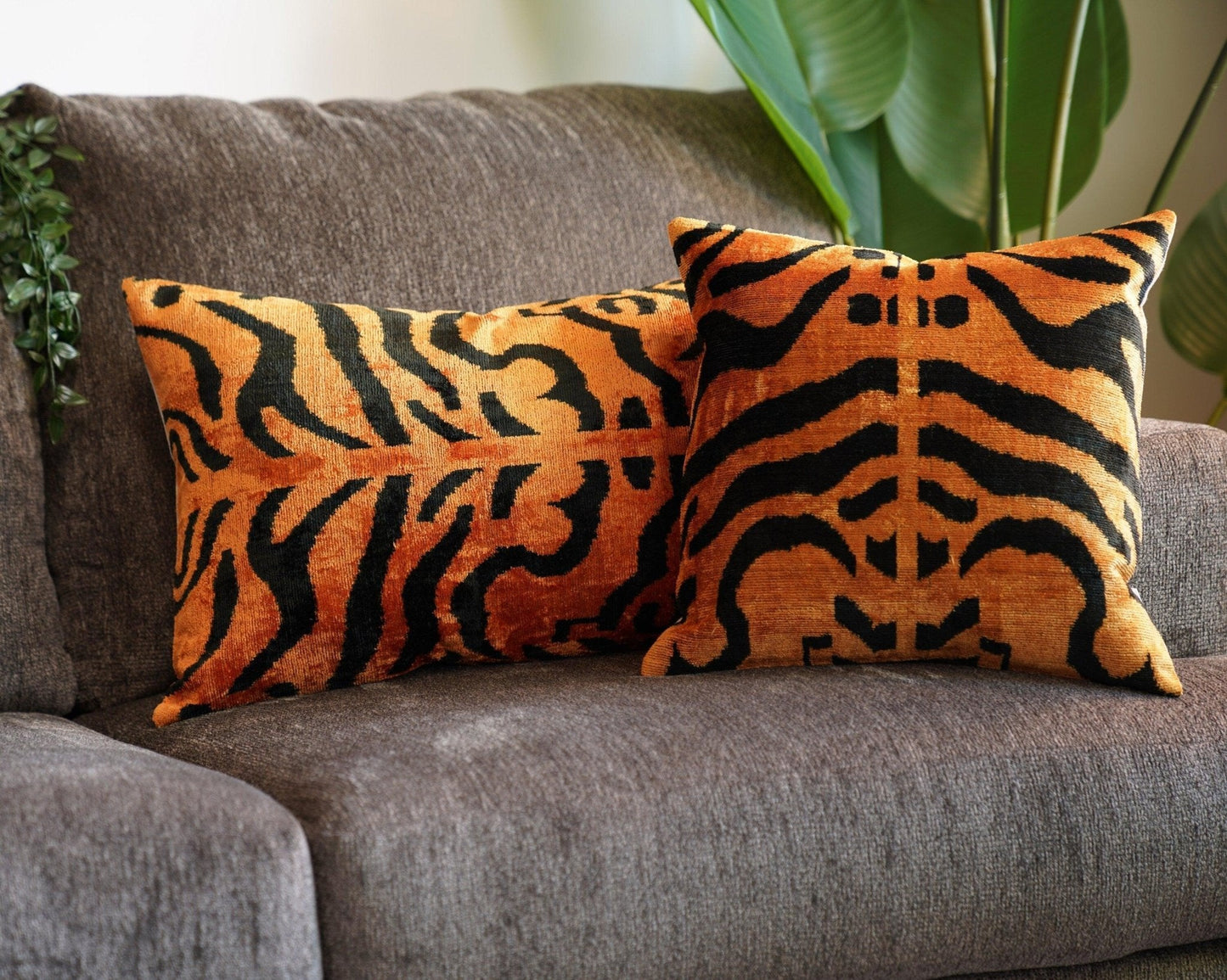 Coussin décoratif orange brûlé à imprimé tigre Canvello | 16x24 | 16x16 | Lot de 2 |