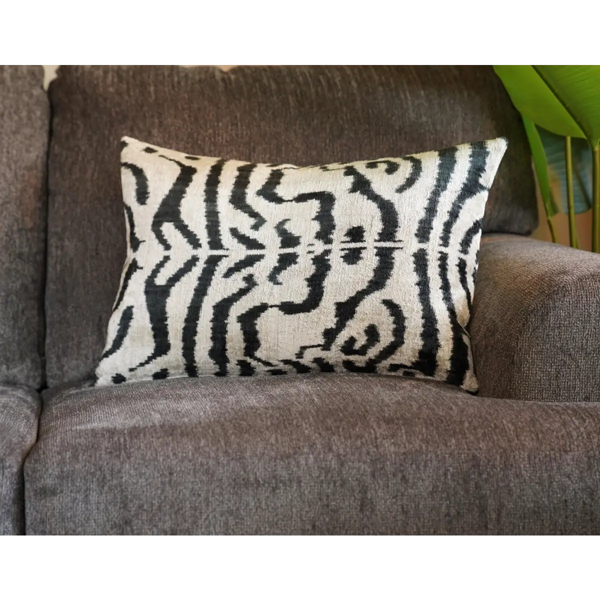 Canvello Tiger-Print Decorative Throw Pillows Sets | 16x24 in | Set of 3 - Canvello