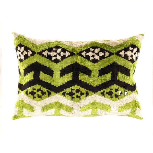 Almohada de seda Ikat de terciopelo verde turco y negro de Canvello - 16'' X 24''