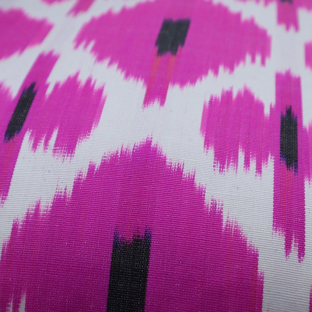 Almohada de seda turca Ikat rosa de Canvello, 40,6 x 40,6 cm