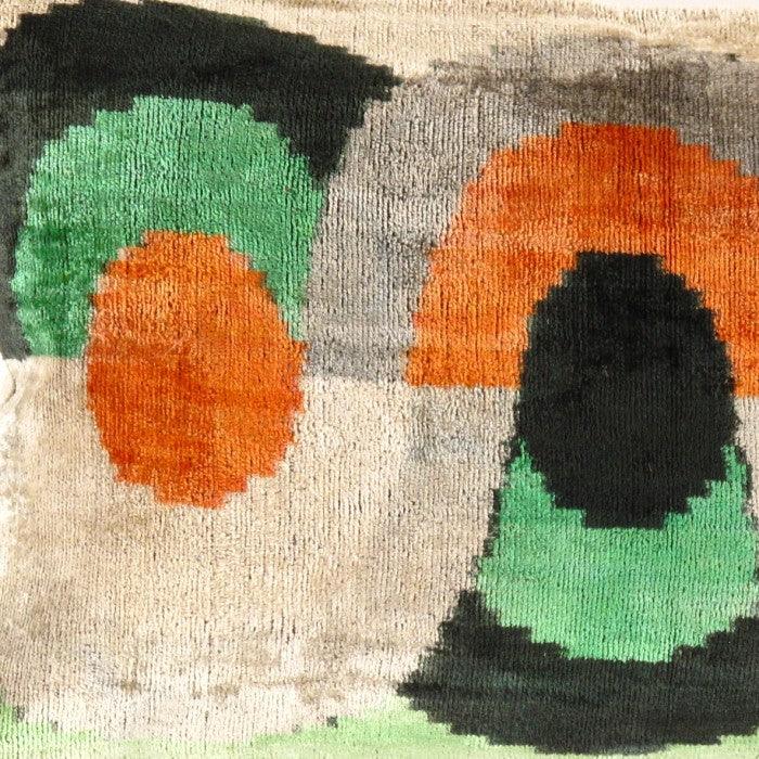 Almohada turca multicolor de terciopelo Ikat de Canvello, 16 x 24 pulgadas