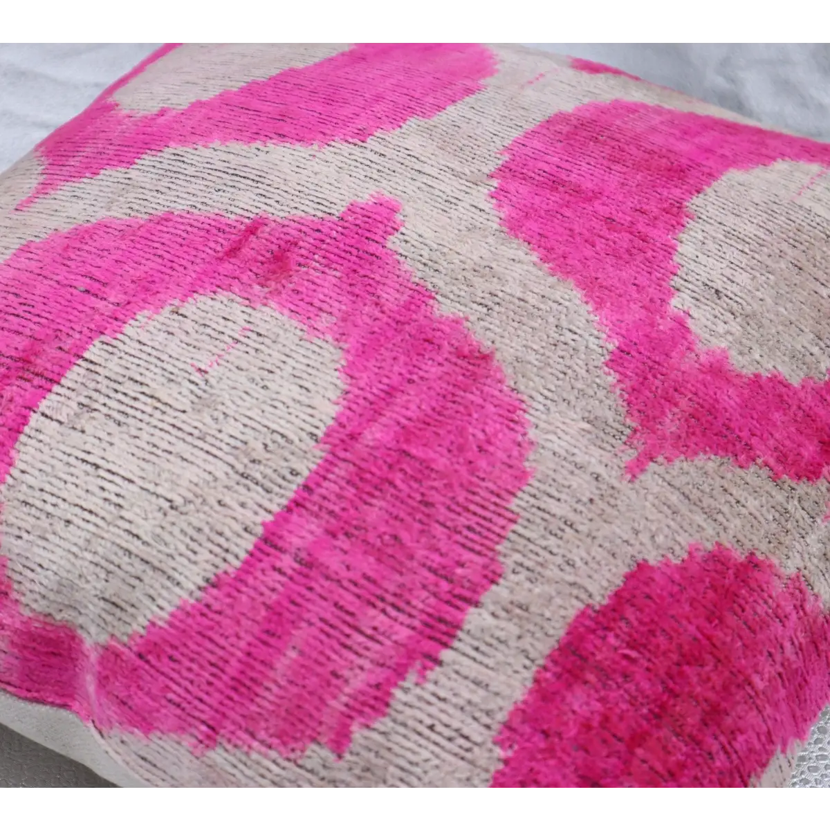 Canvello Velvet Pink Ivory Pillow | 16 x 16 in (40 x 40 cm) - Canvello