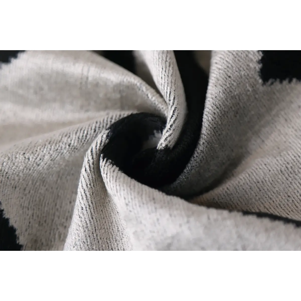 Chevron V Black & White Velvet Pillow – 16x16 Modern Handmade Throw Cushion - Canvello