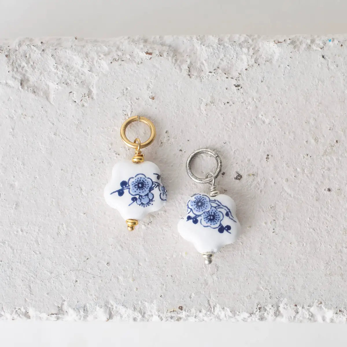 Chinoiserie Bead Charm - Porcelain Toile Ceramic - Antique Silver / Flower - Bel Kai