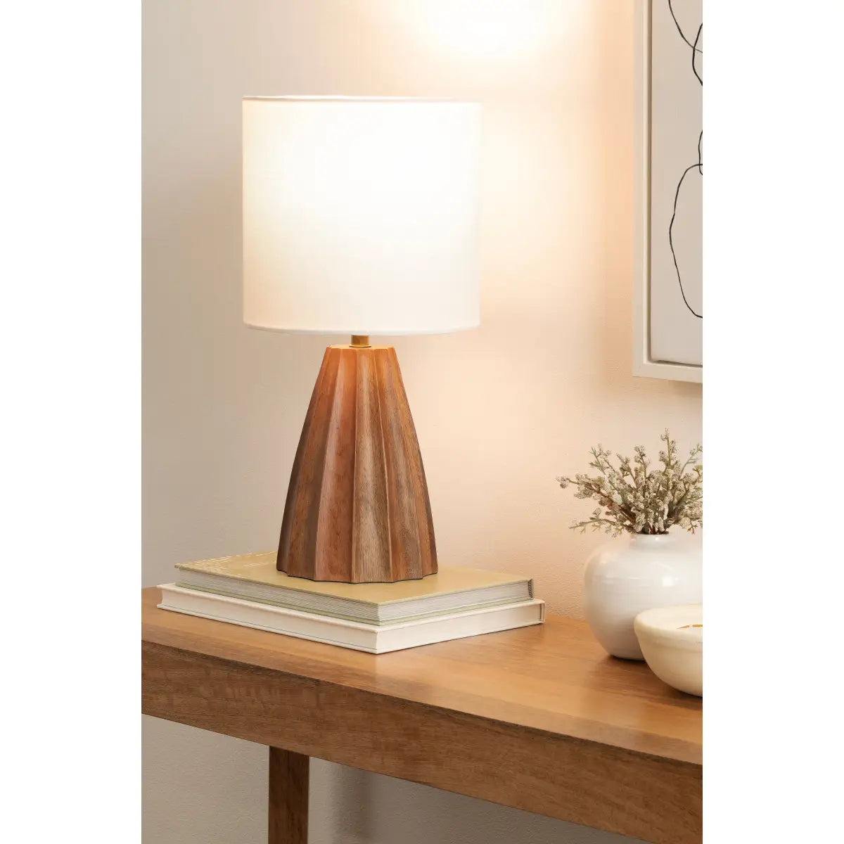 Ciji Scalloped Table Lamp - kateandlaurel