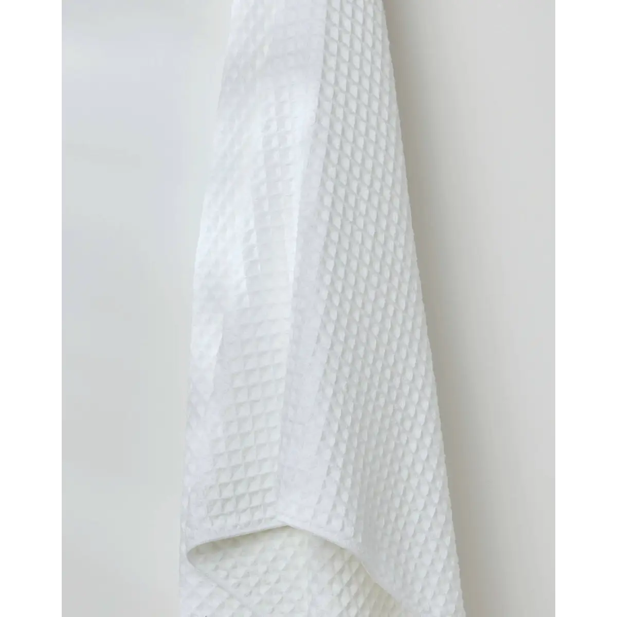 Luxury Waffle Bath Towel - Cloud - Geometry