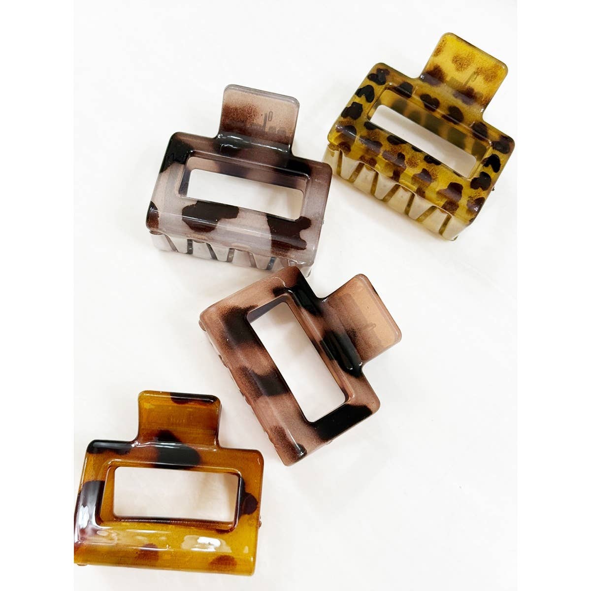 Medium Tortoise Hair Claw Clips - Love and Repeat