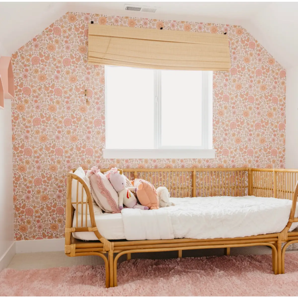 Daisy Wallpaper - Pastel Mod Daisies - by Lovely People Studio - Loomwell Home Goods