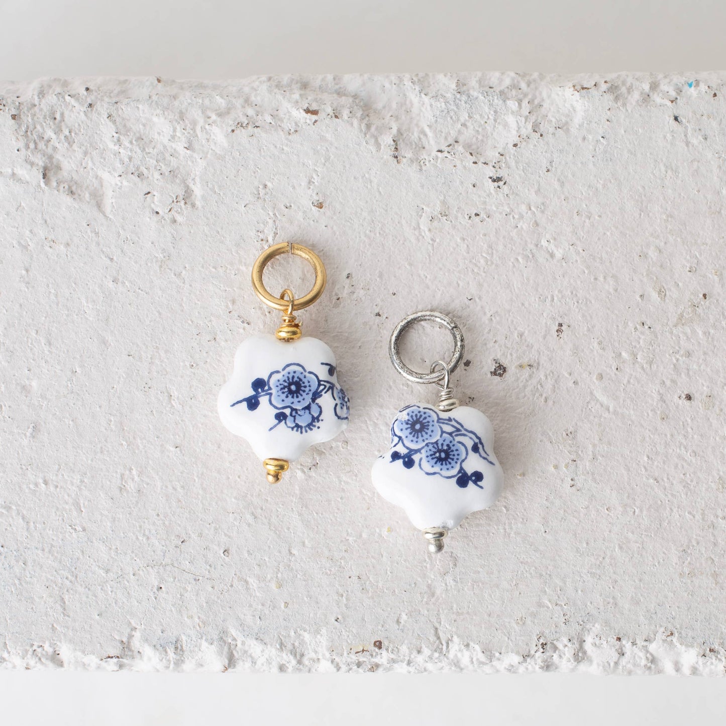 Chinoiserie Bead Charm - Porcelain Toile Ceramic - Antique Silver / Flower - Bel Kai