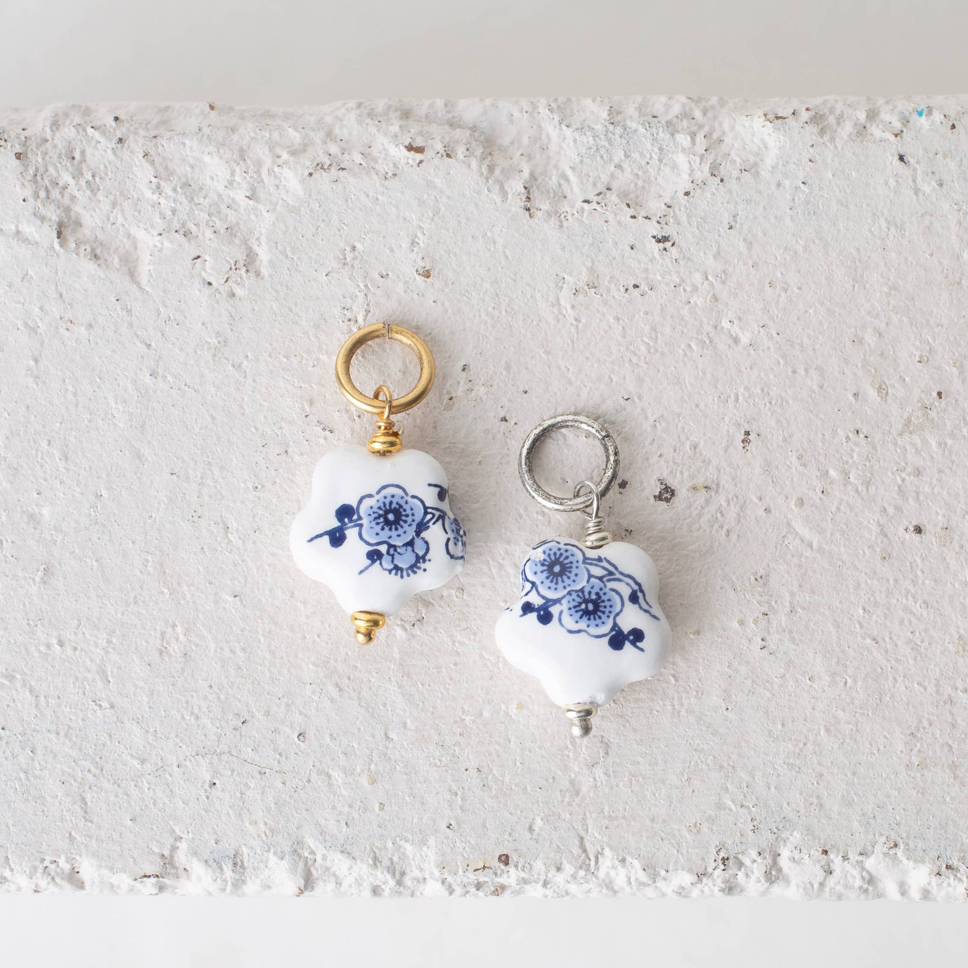 Chinoiserie Bead Charm - Porcelain Toile Ceramic - Antique Silver / Flower - Bel Kai