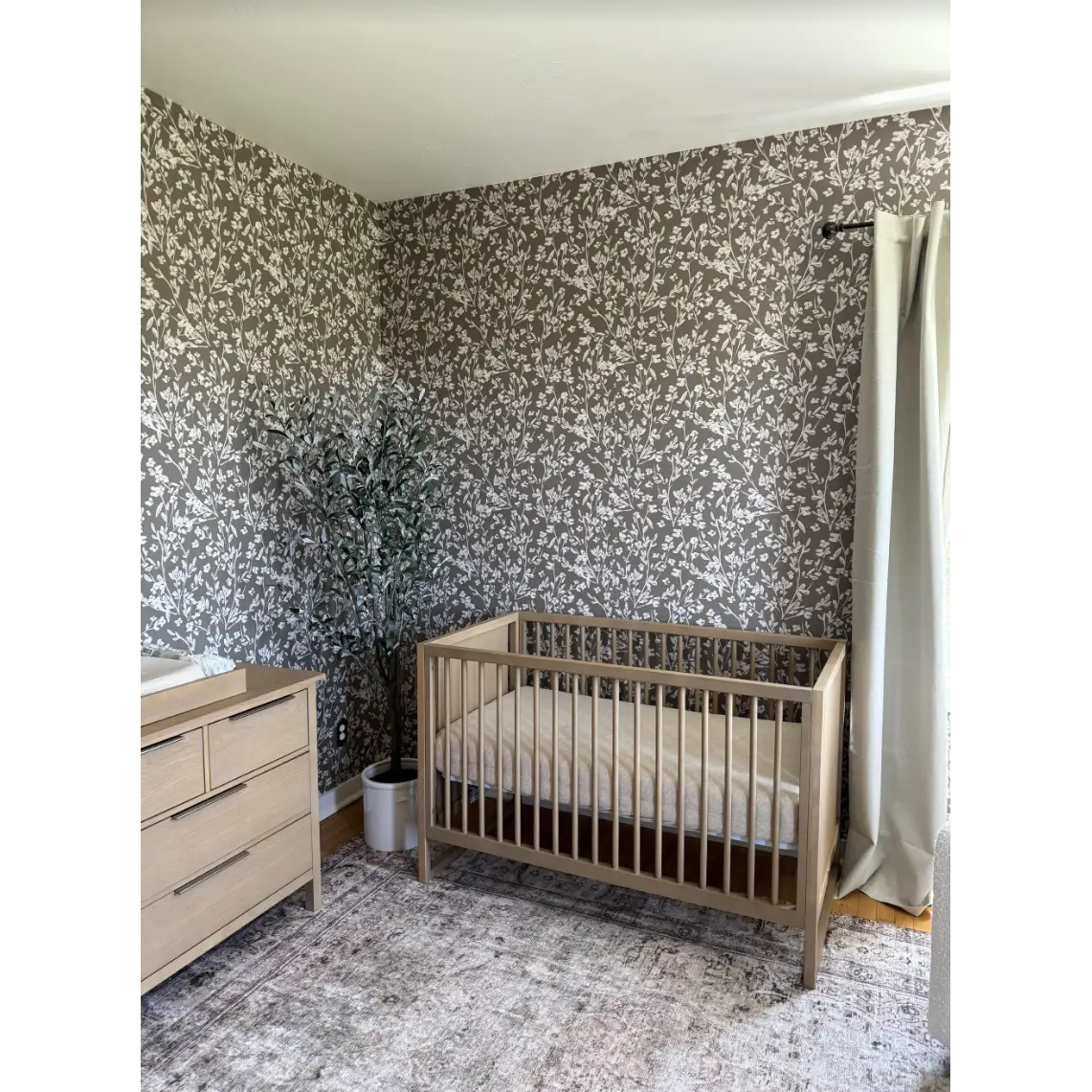 Edith Wallpaper - Whispy Flowers - by Fox and Pebble - Loomwell Home Goods