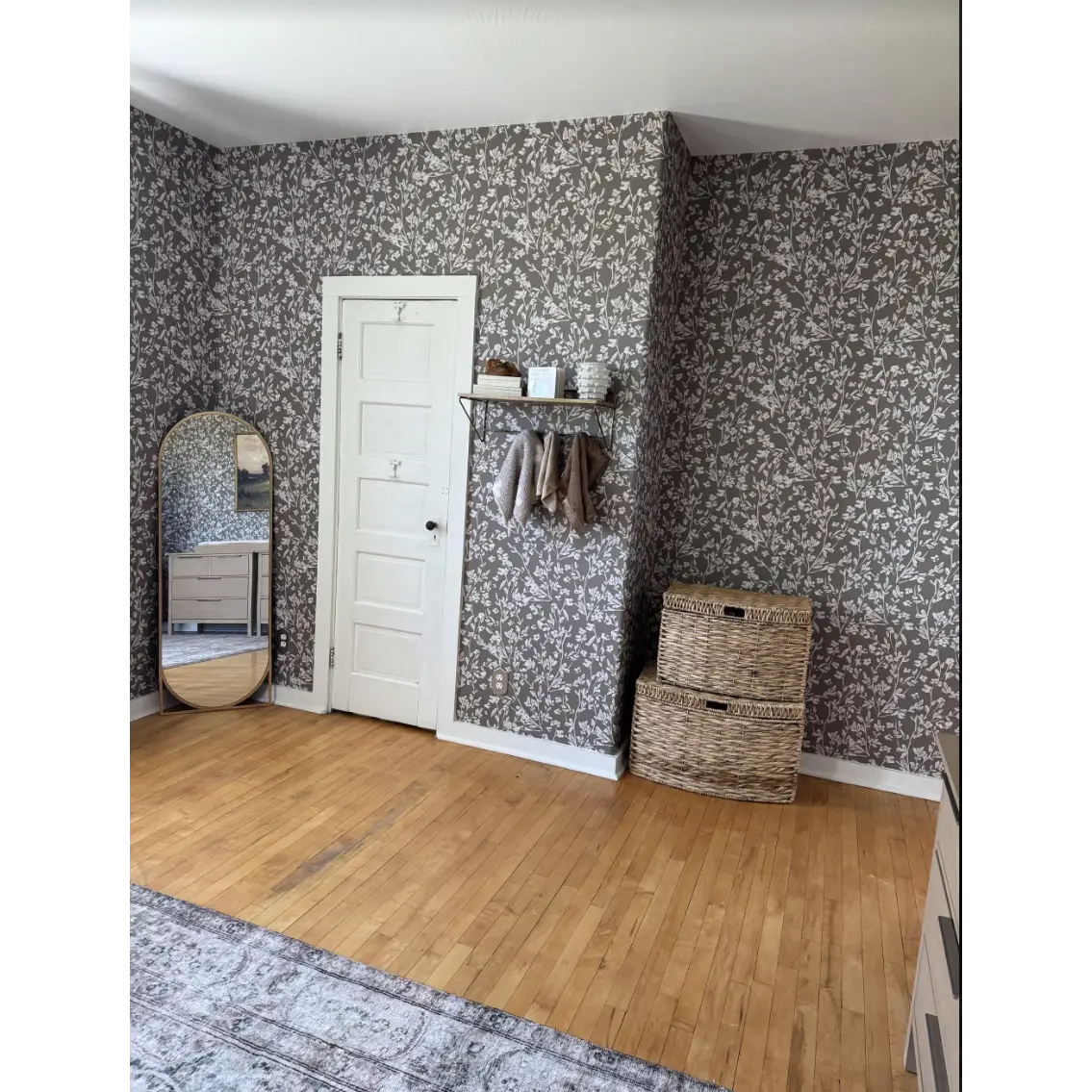Edith Wallpaper - Whispy Flowers - by Fox and Pebble - Loomwell Home Goods