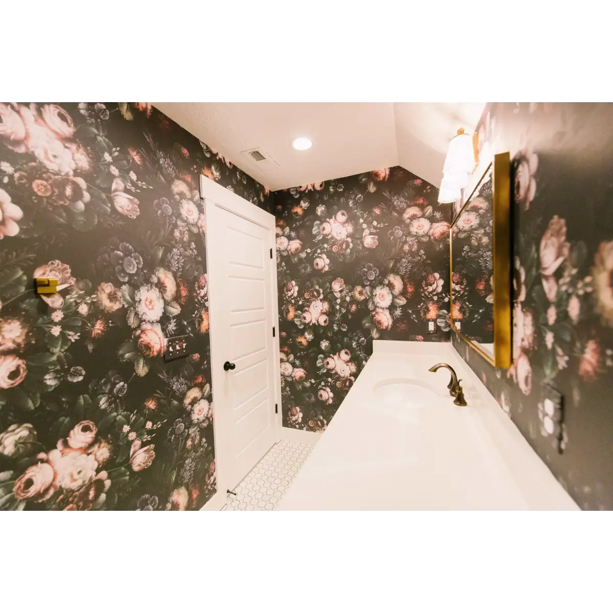 Eilish Wallpaper - Black and Floral - Loomwell Home Goods