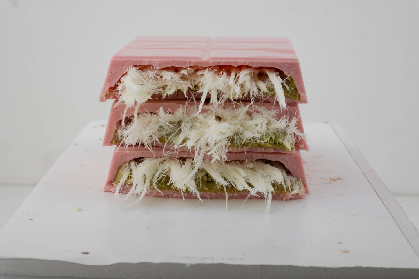 Dubai Angel Hair White Raspberry Chocolate Bar – 180g 6.35oz - Swiss Chocolate Co.