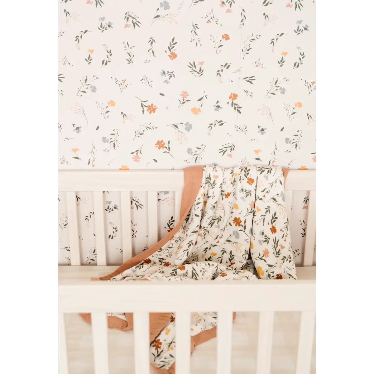 Fleurs Wallpaper - Scattered Flowers for Baby - by Saranoni - Loomwell Home Goods