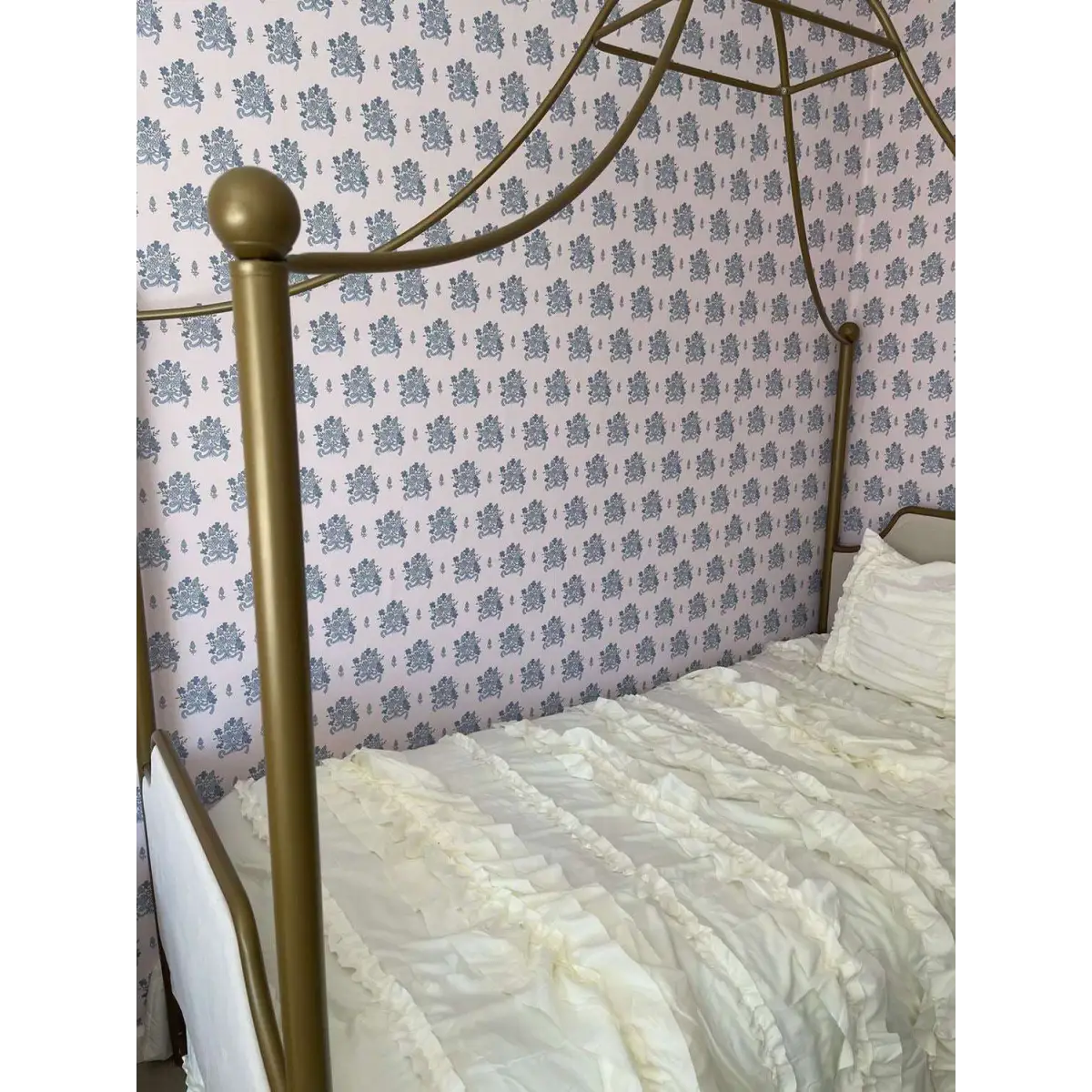 Freya Wallpaper - Traditional Petite Floral - by Pepper Design - Loomwell Home Goods