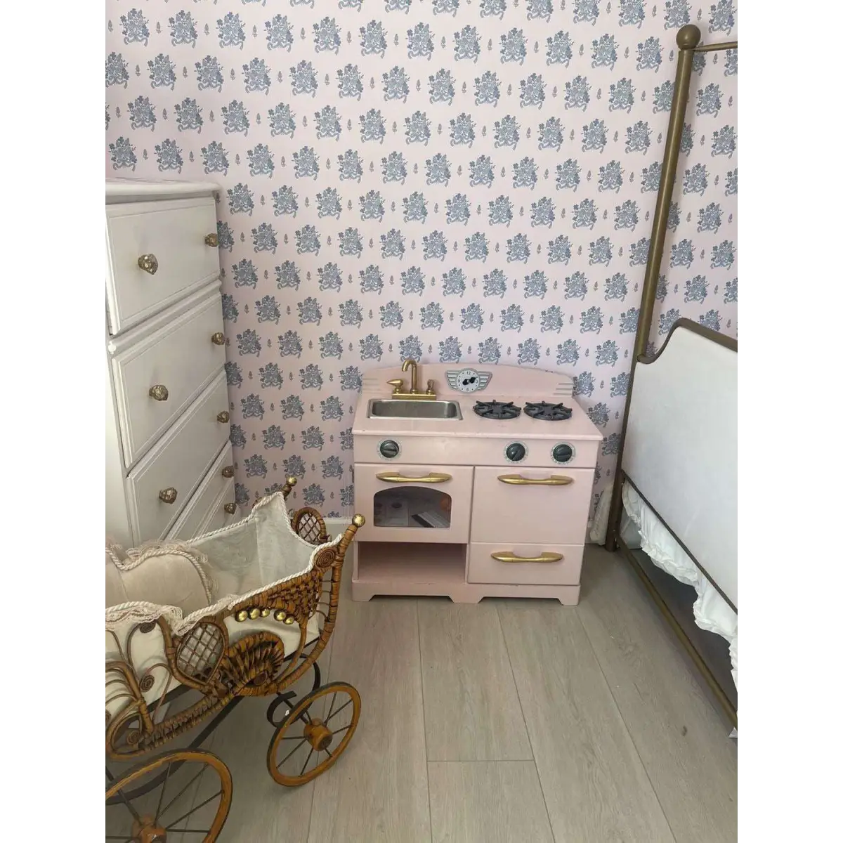 Freya Wallpaper - Traditional Petite Floral - by Pepper Design - Loomwell Home Goods