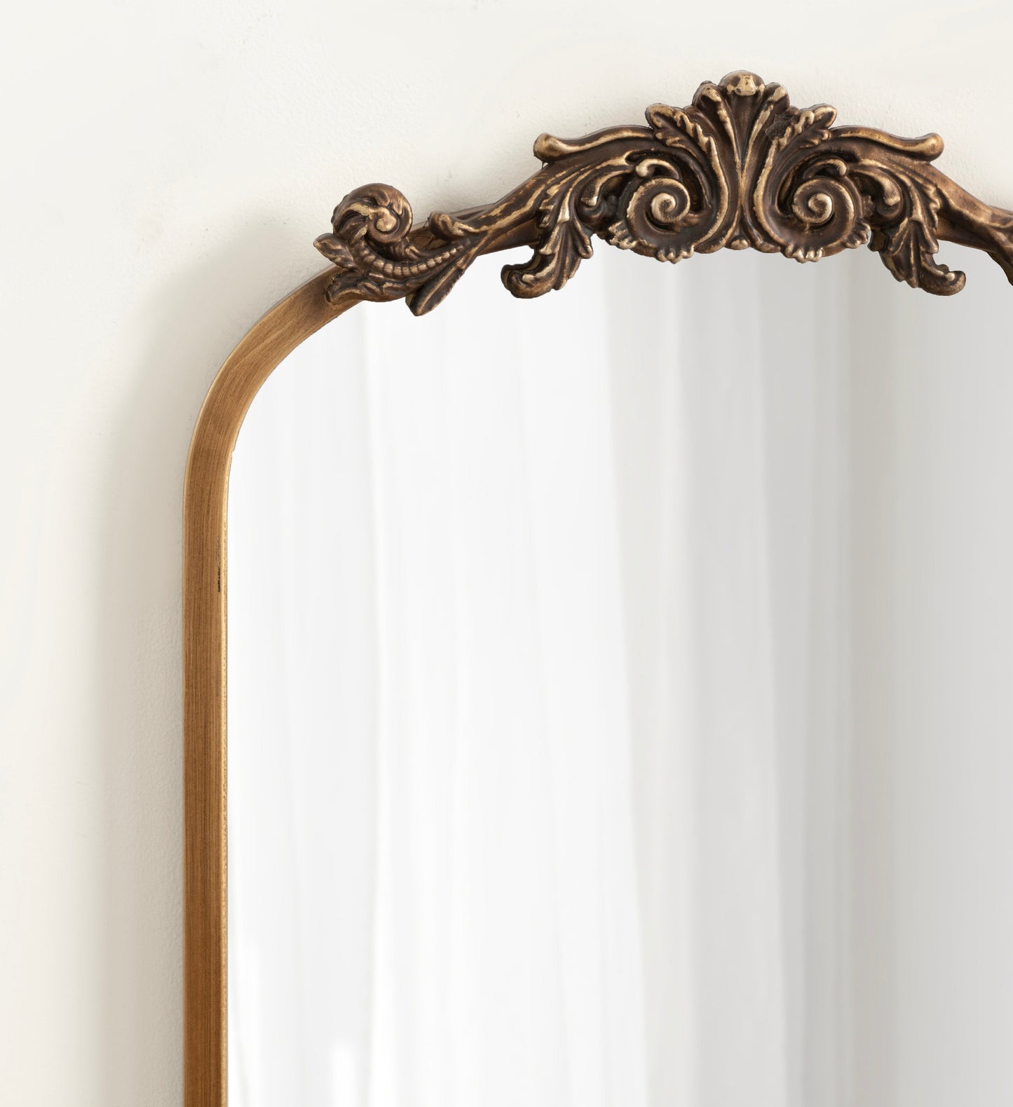 Arendahl Elegant Arch Mirror with Shelf