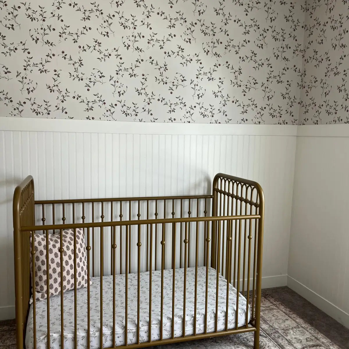 Gala Wallpaper - Delicate Apples - Loomwell Home Goods