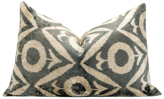 Almohada geométrica gris beige de 16 x 24 pulgadas: cojín tradicional contemporáneo: decoración elegante para el hogar con relleno de plumas 