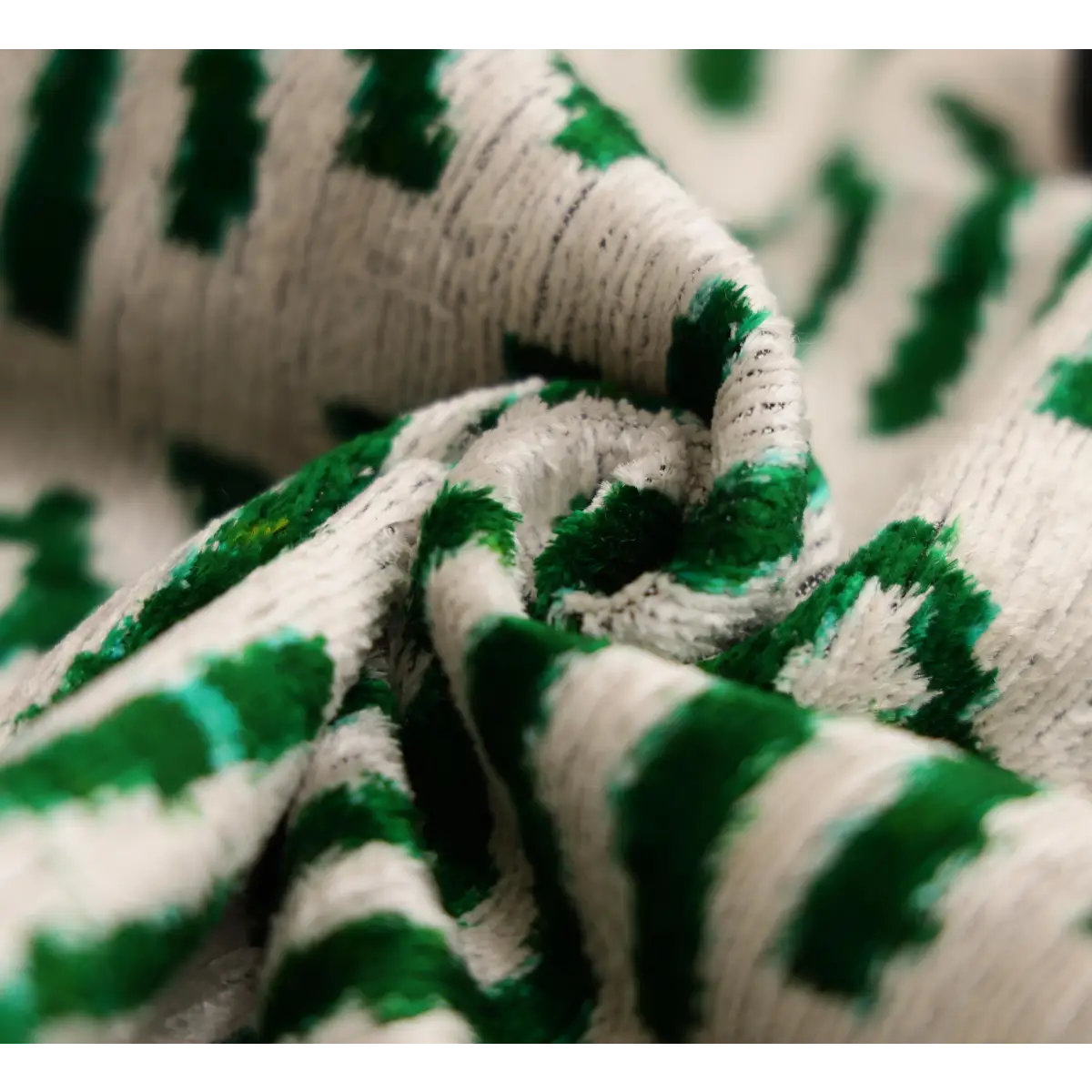 Hand-Knotted Emerald Green Geometric Silk Velvet Pillow - 20x20 Ikat - Canvello